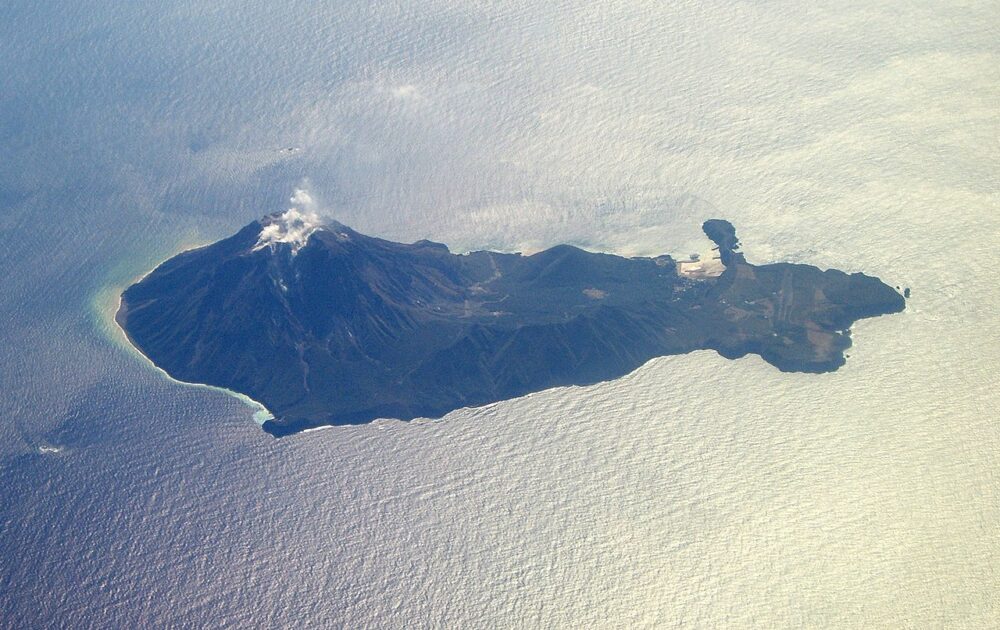L'isola di Iōjima, anche chiamata Satsuma-Iwo Jima